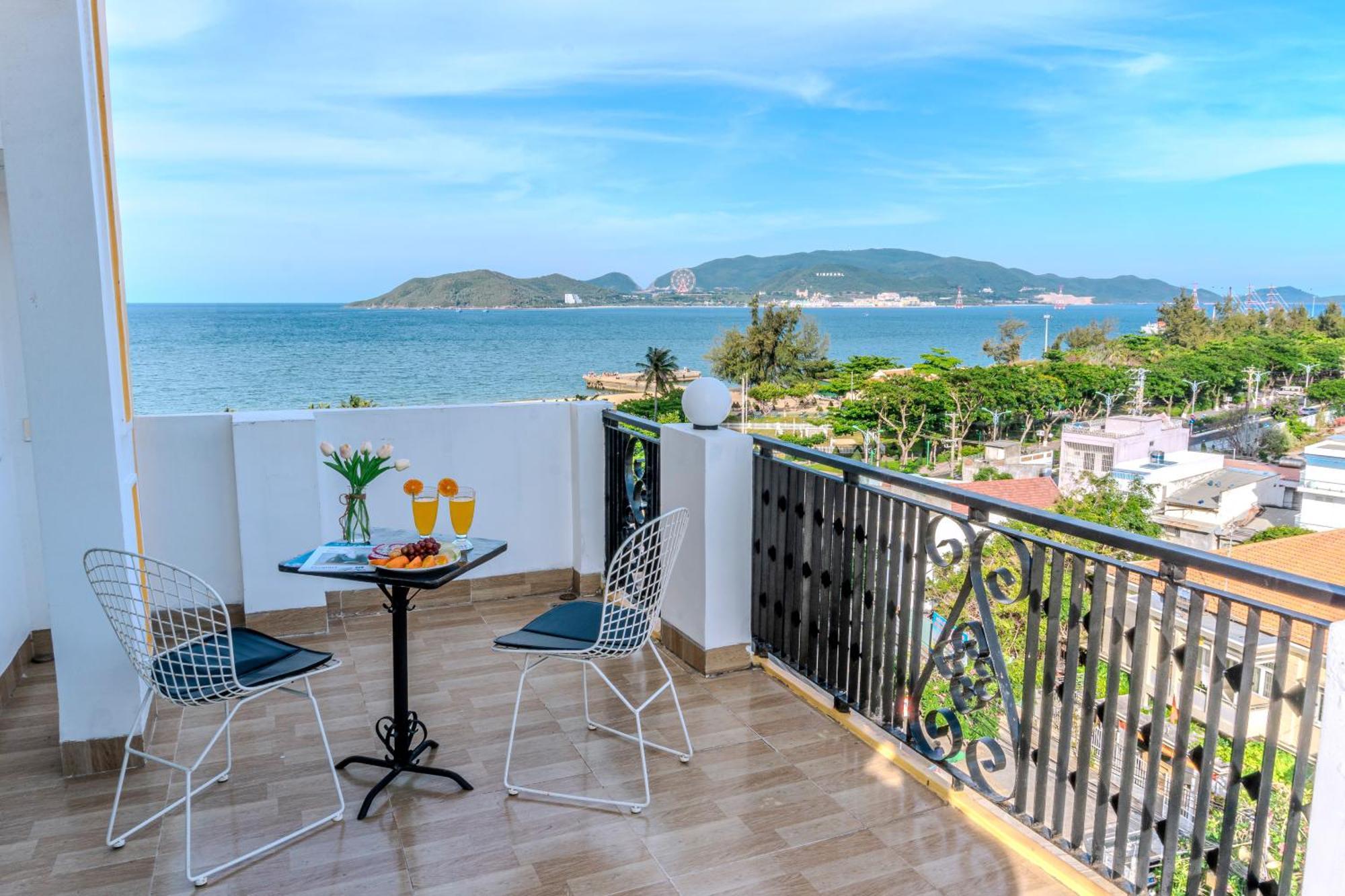 Melyna Hotel Nha Trang Beach Exterior foto