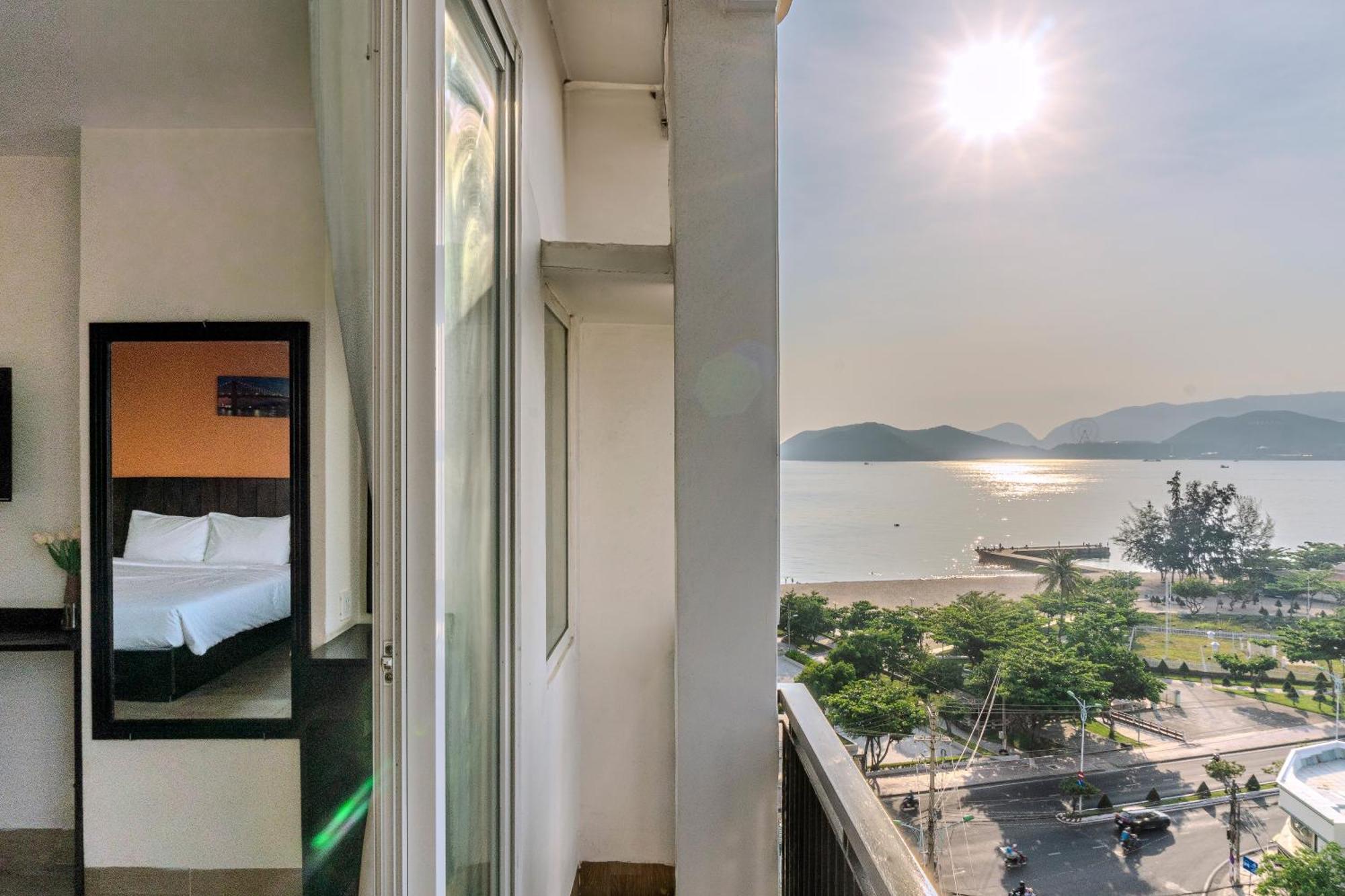 Melyna Hotel Nha Trang Beach Exterior foto