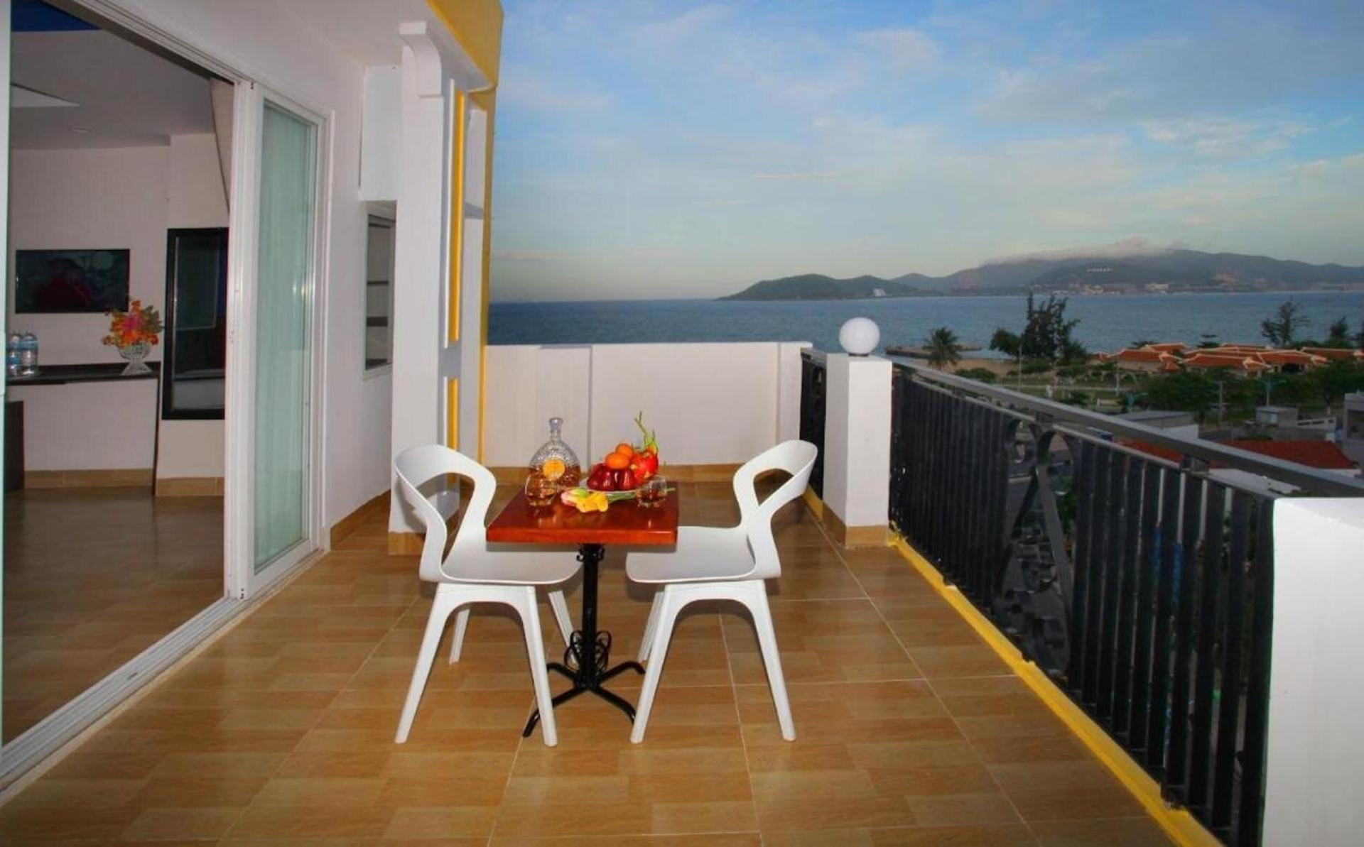 Melyna Hotel Nha Trang Beach Exterior foto